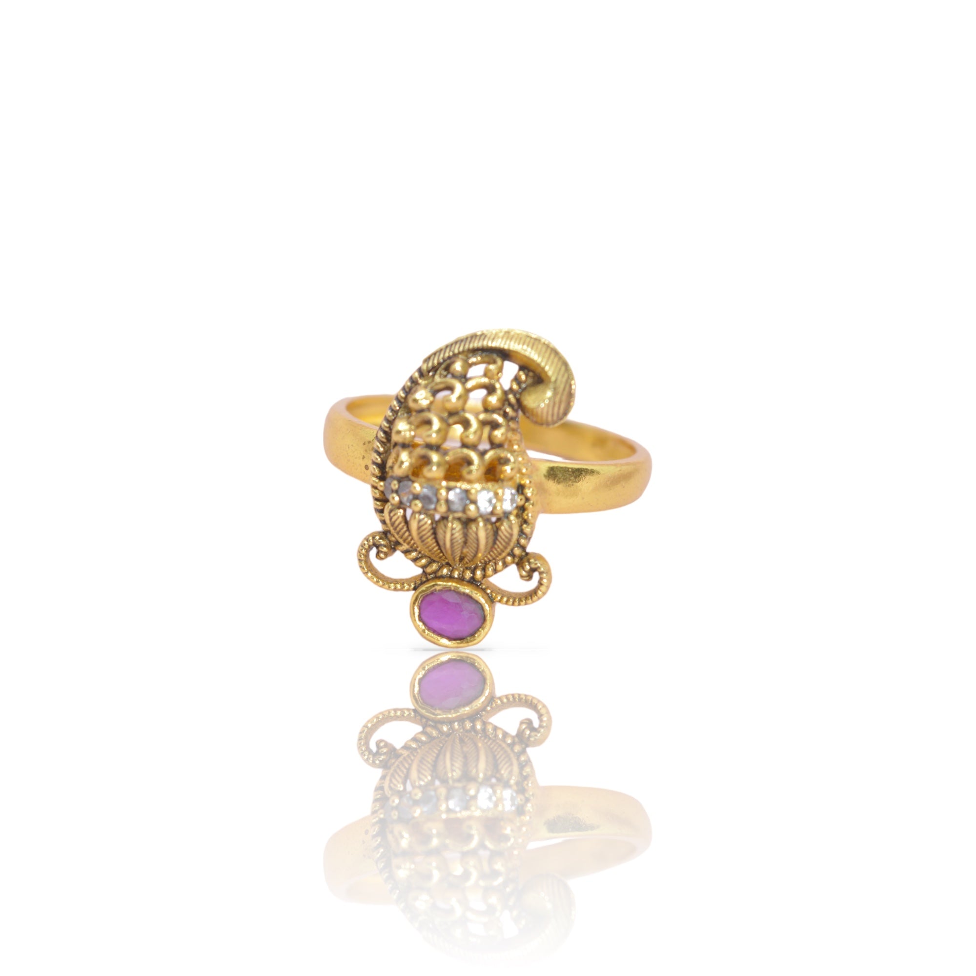 Heritage Charisma Ring - Luxevogue