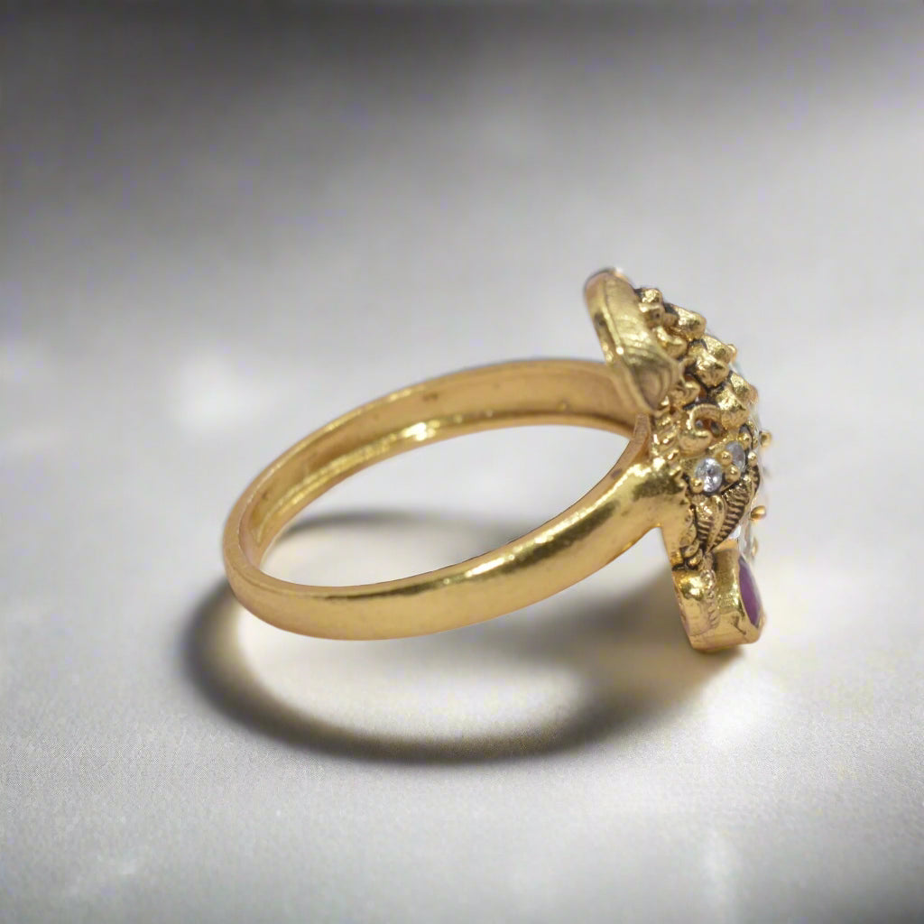 Heritage Charisma Ring - Luxevogue