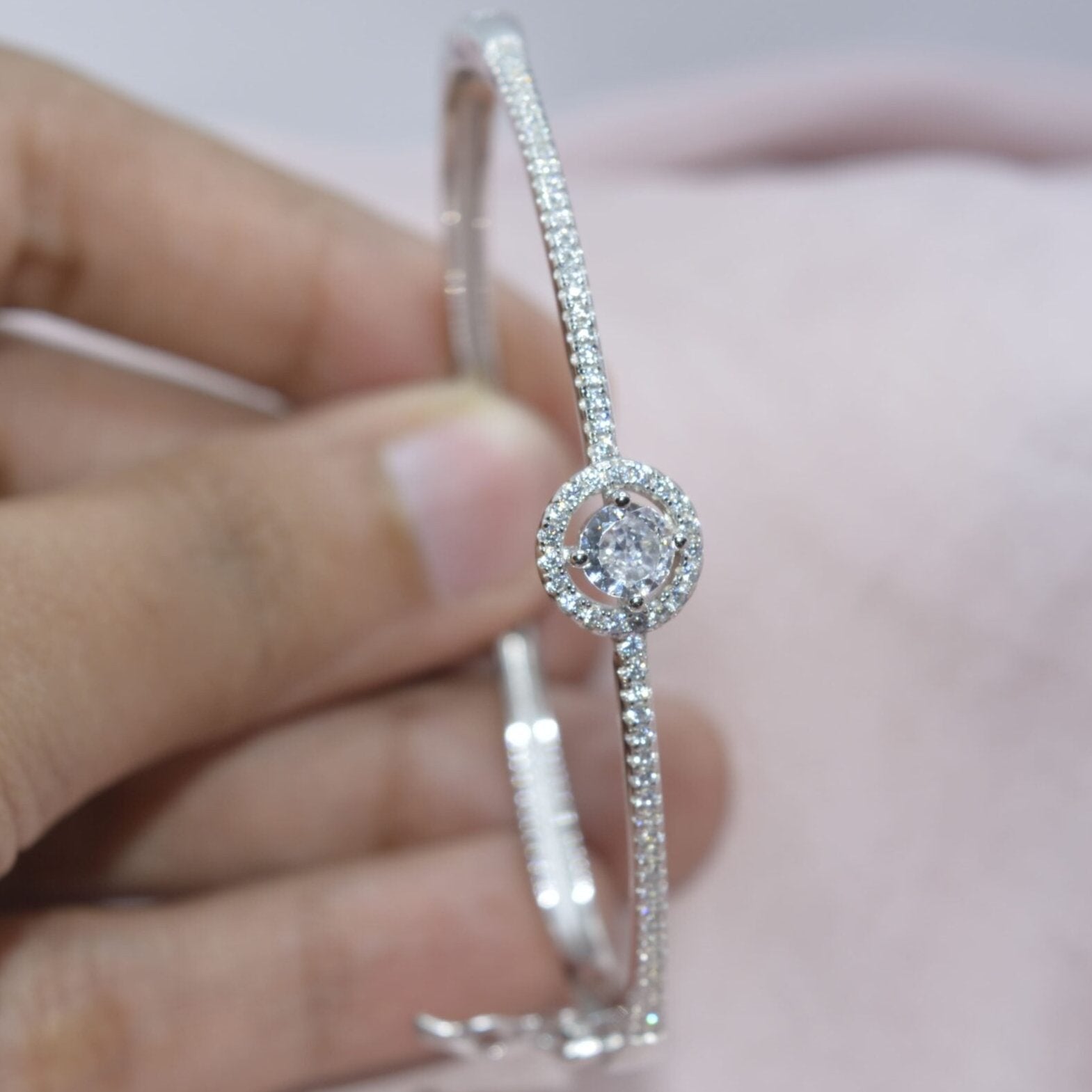Radiant stone Oval Bracelet - Luxevogue