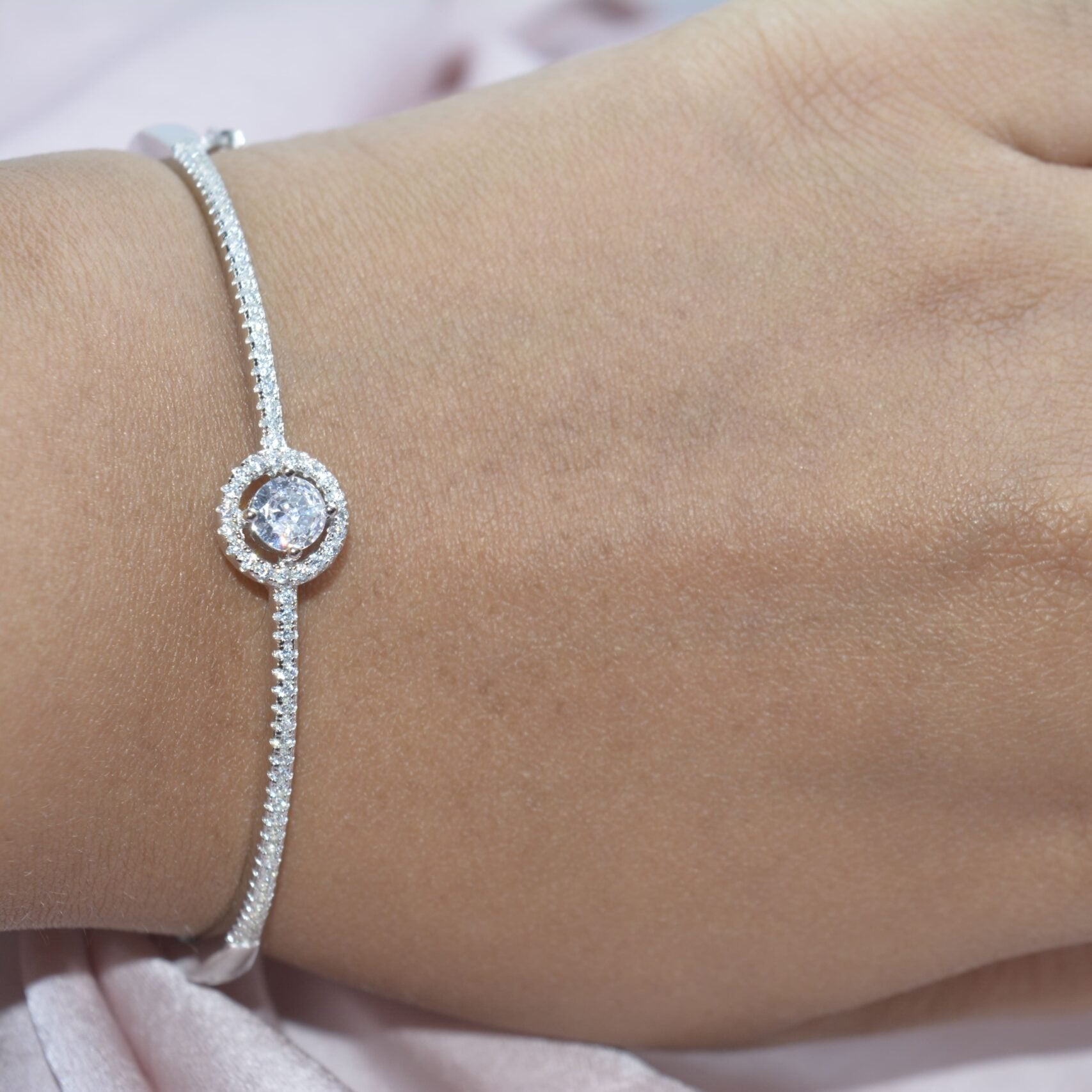 Radiant stone Oval Bracelet - Luxevogue