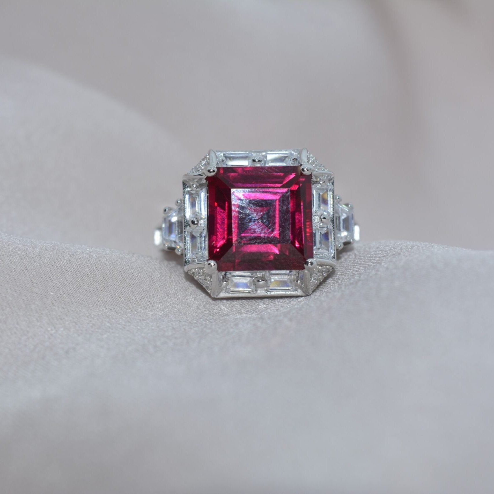 Rose Royale Ring - Luxevogue