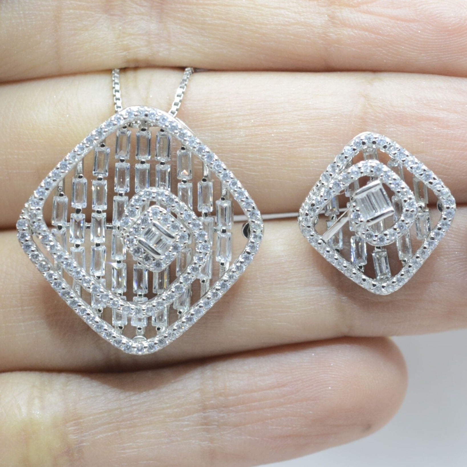 Timeless Beauty Pendant Set - Luxevogue