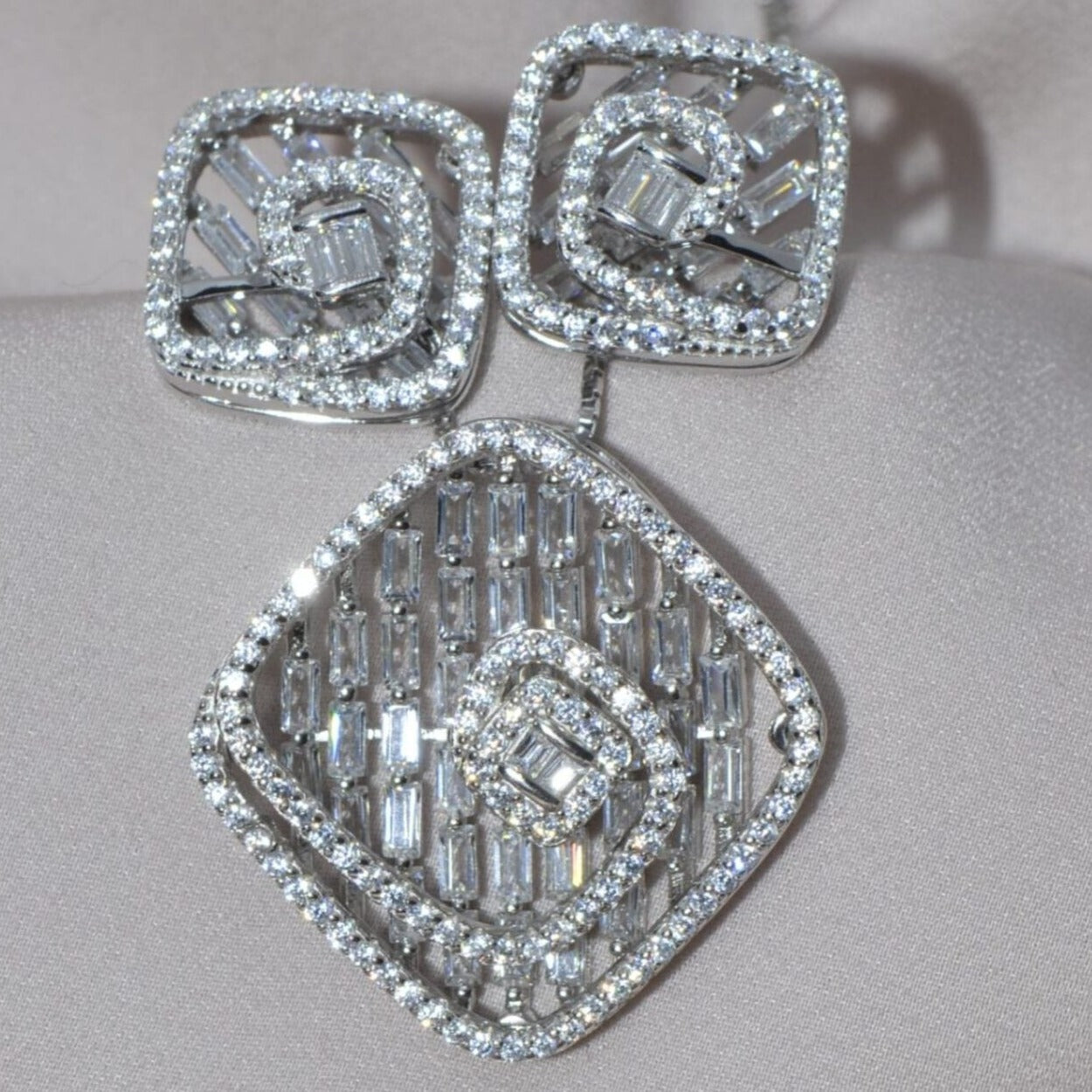 Timeless Beauty Pendant Set - Luxevogue