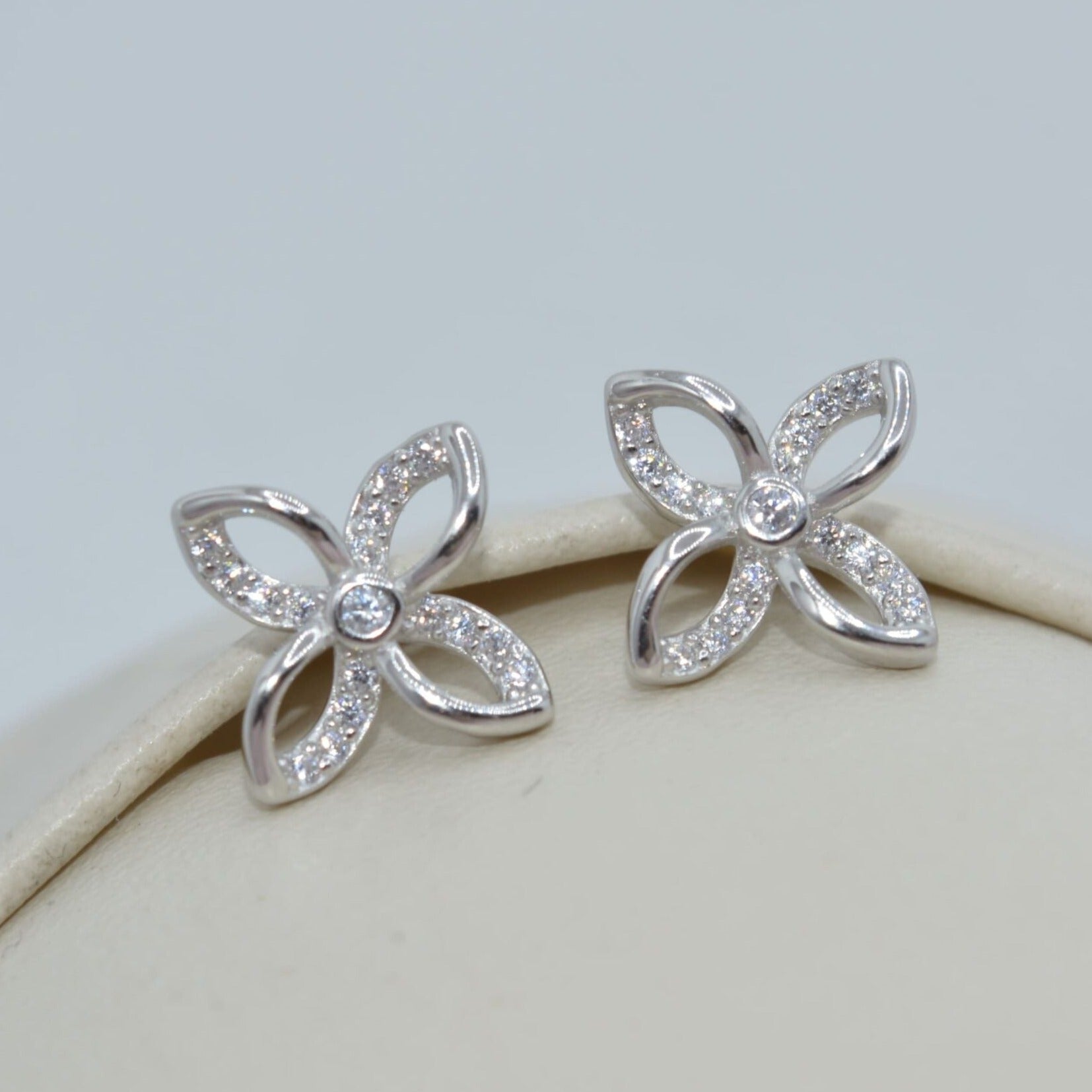 Whimsical Bloom Earrings - Luxevogue