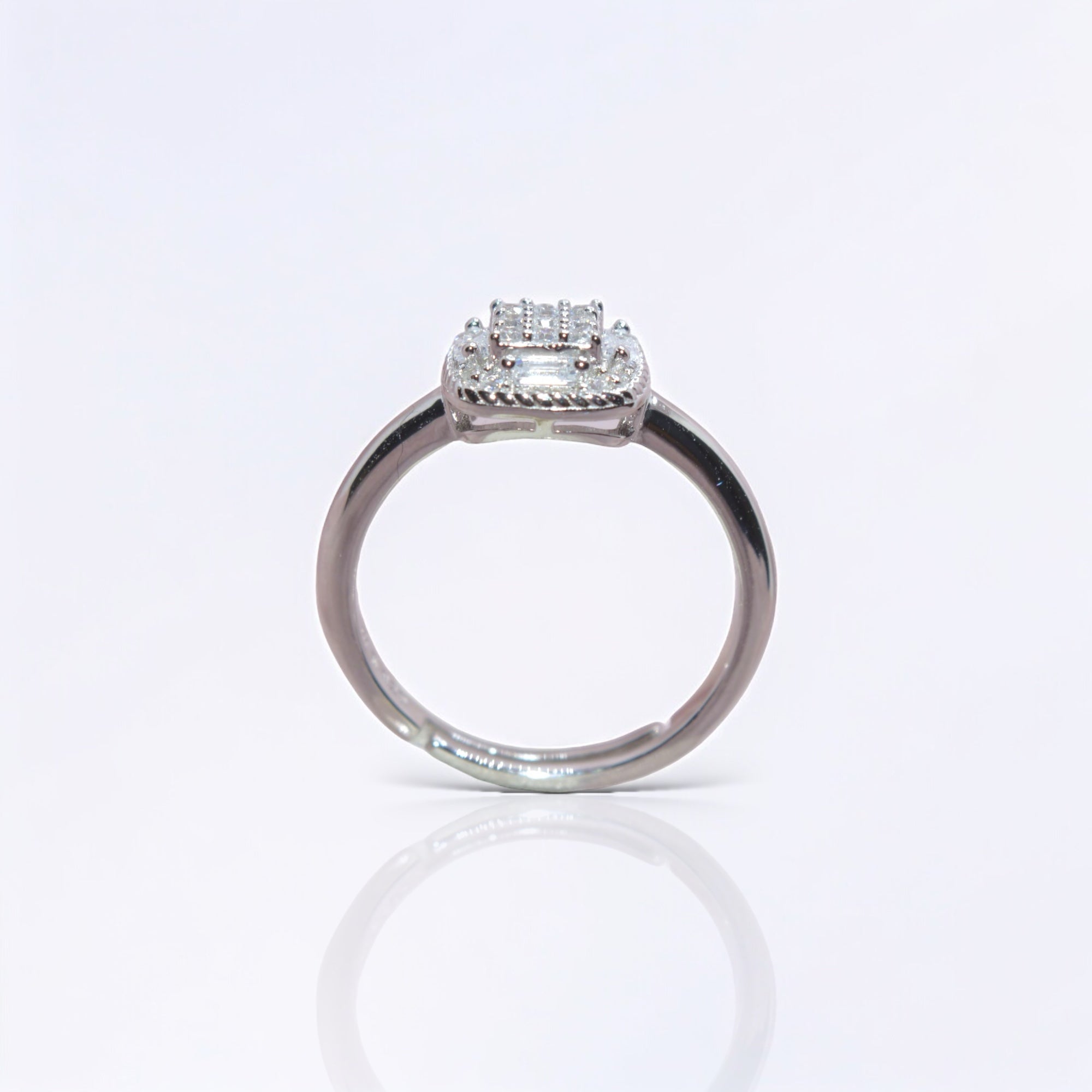 Structured Brilliance Ring: 925 Silver