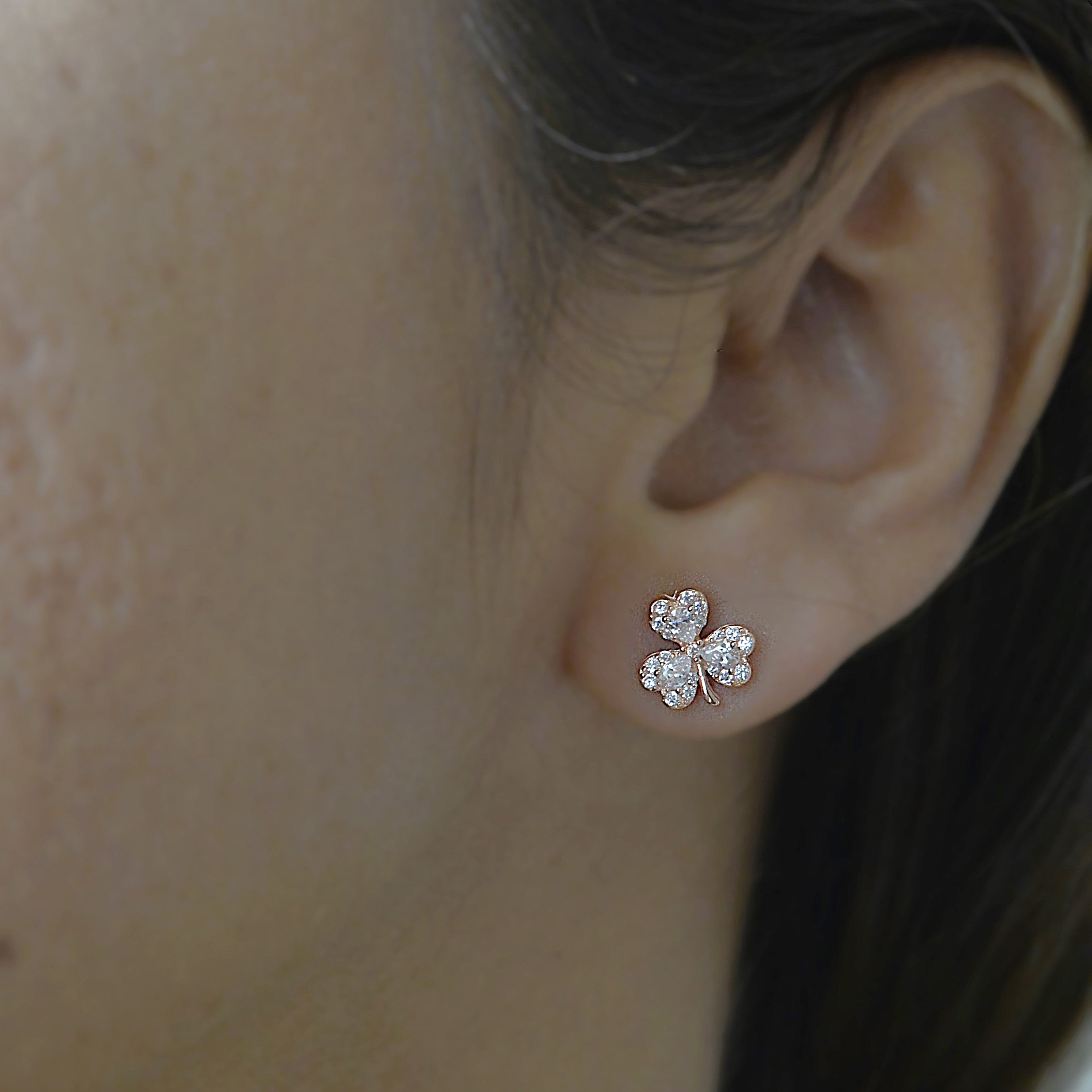 925 Sterling Silver Hearty Leaf Earrings