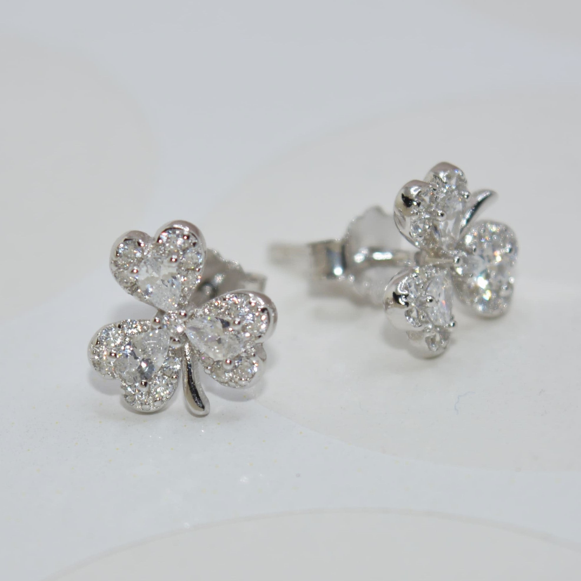 925 Sterling Silver Hearty Leaf Earrings