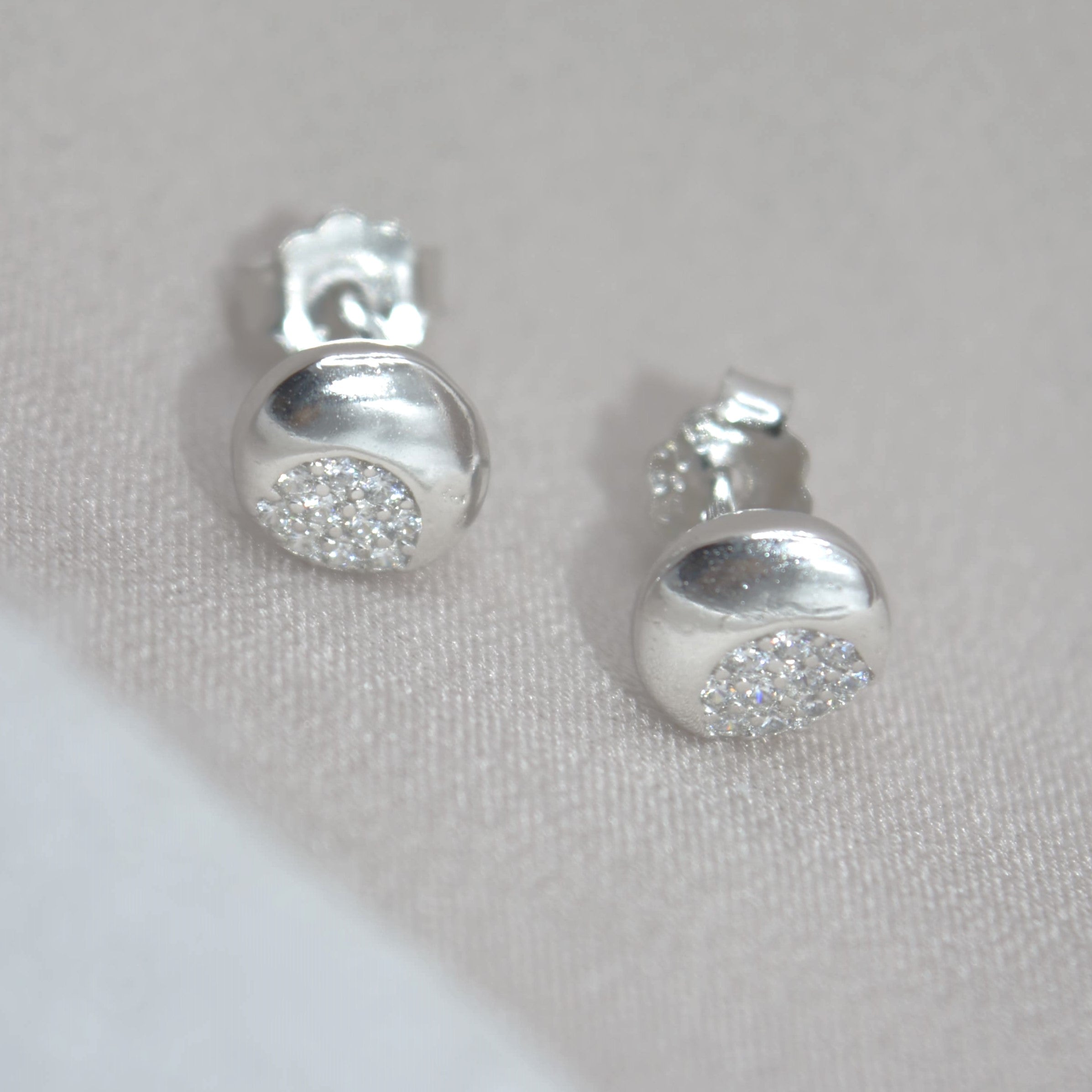 Disc Stud Earrings in 925 Sterling Silver