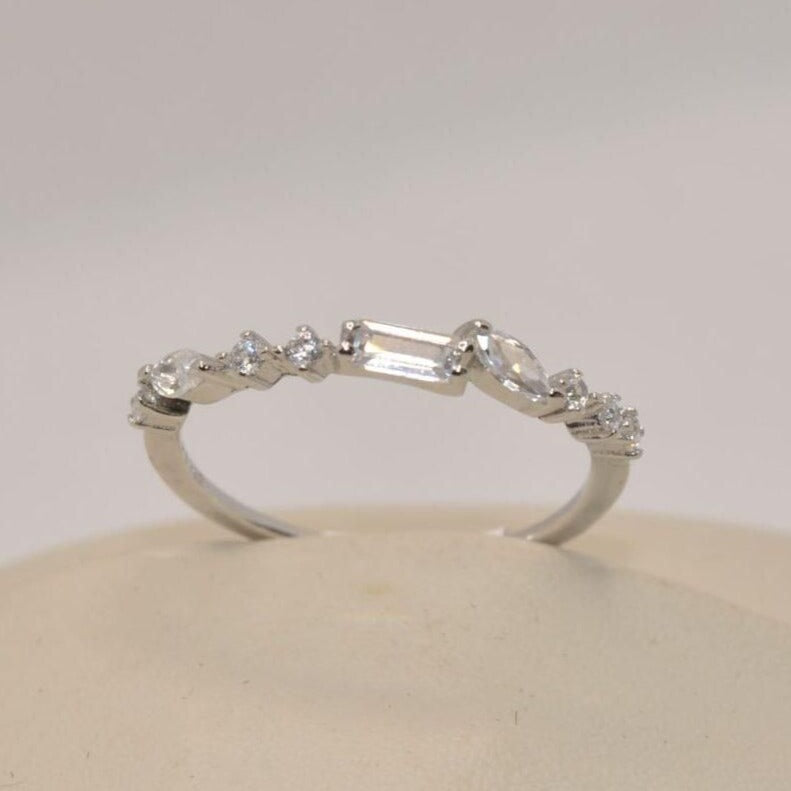 Band Like Diamond Shine Ring - Luxevogue