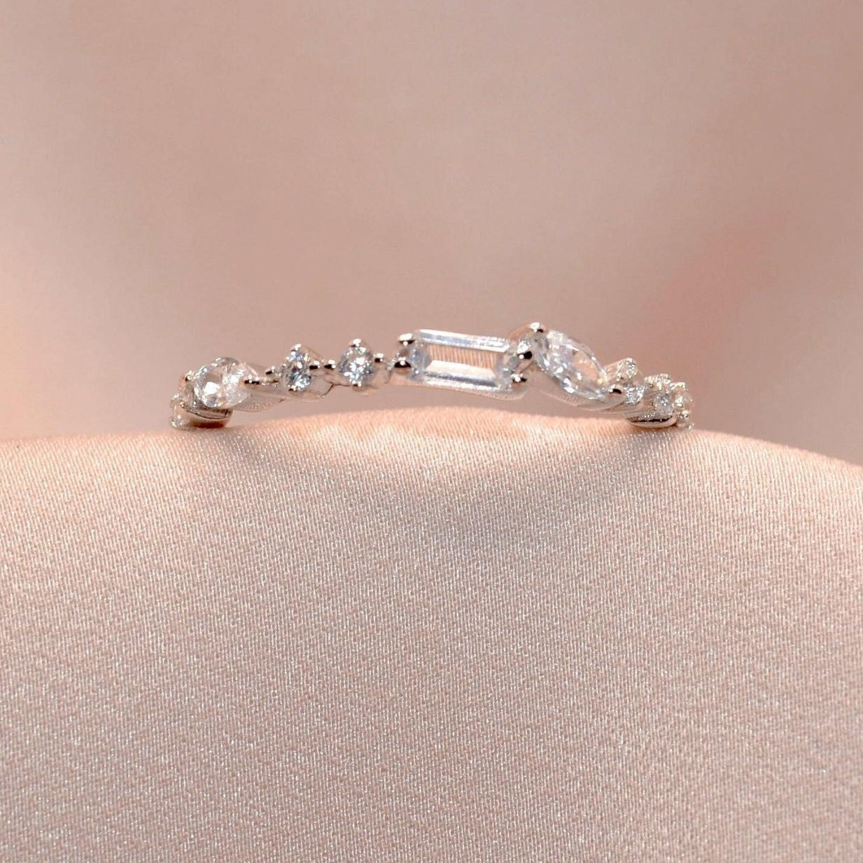 Band Like Diamond Shine Ring - Luxevogue