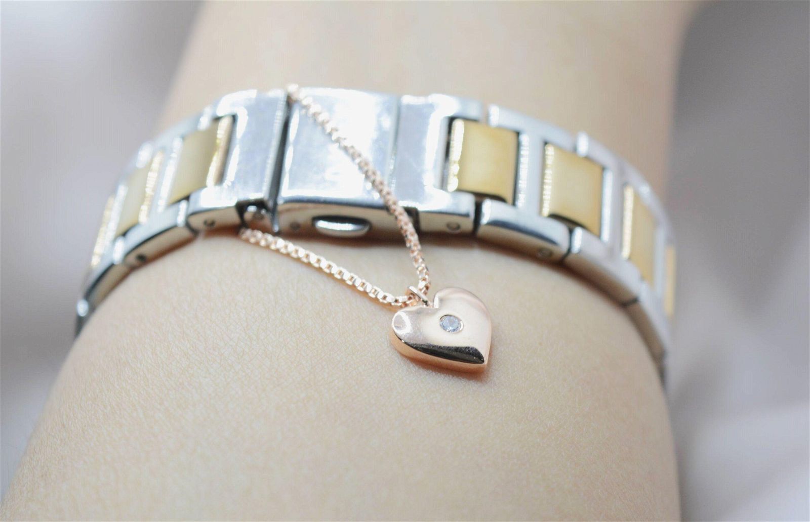 Blushing Heart Watch Charm - Luxevogue