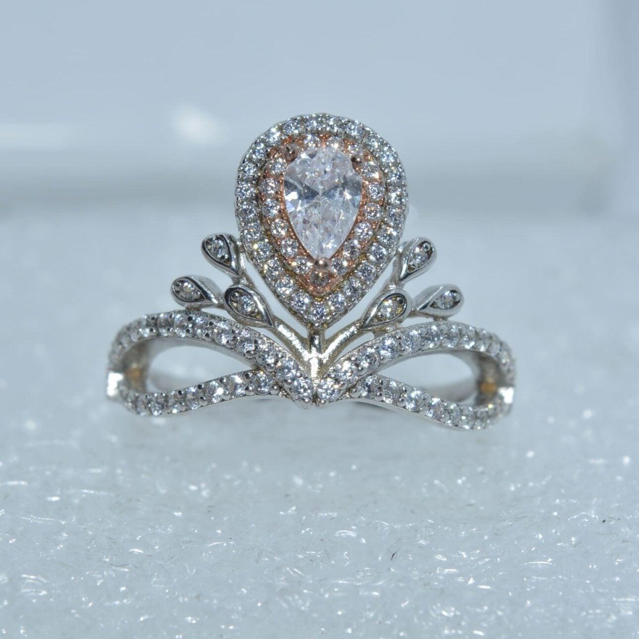 Crown Sparkle Ring - Luxevogue