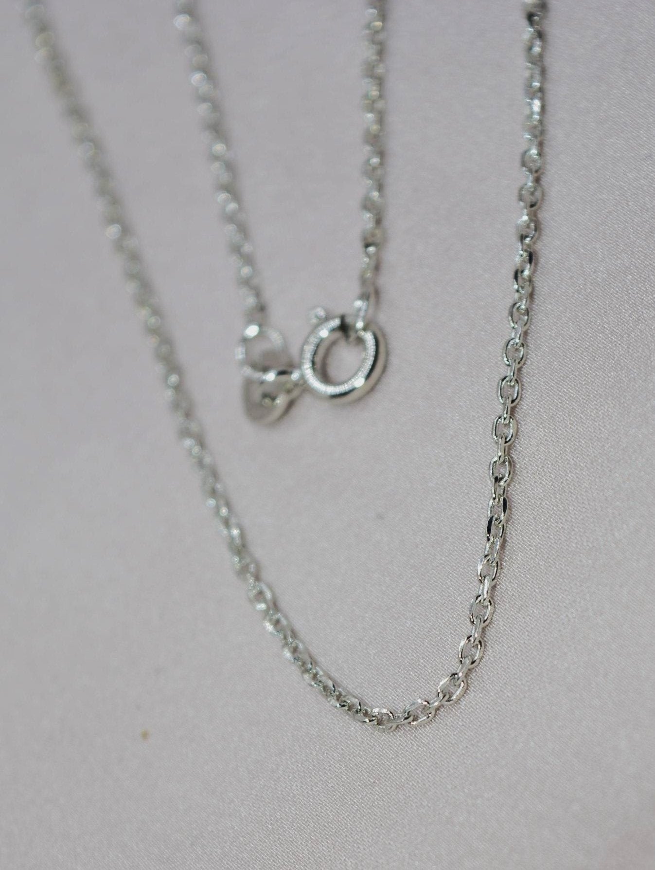 Enduring Oval Linked 925 Silver Chain Necklace - Luxevogue