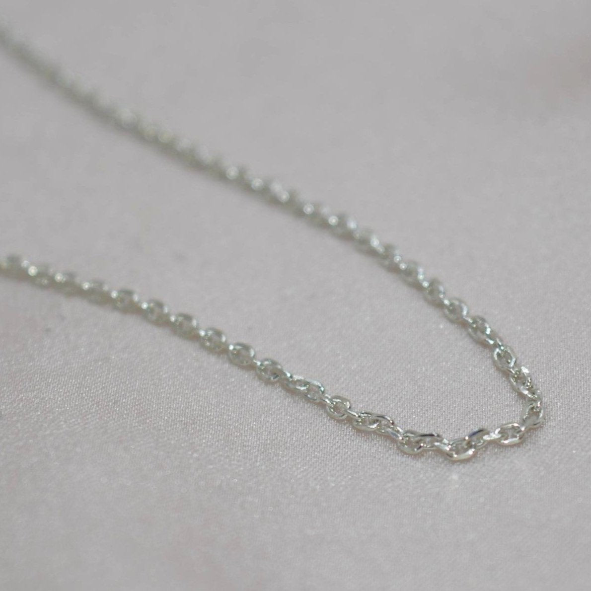 Enduring Oval Linked 925 Silver Chain Necklace - Luxevogue