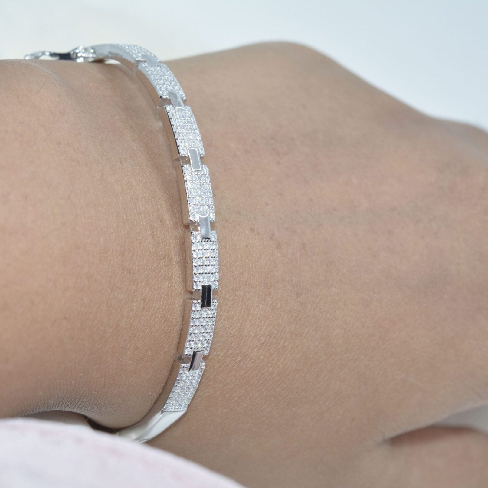 Geometry's Grace Oval Bracelet - Luxevogue