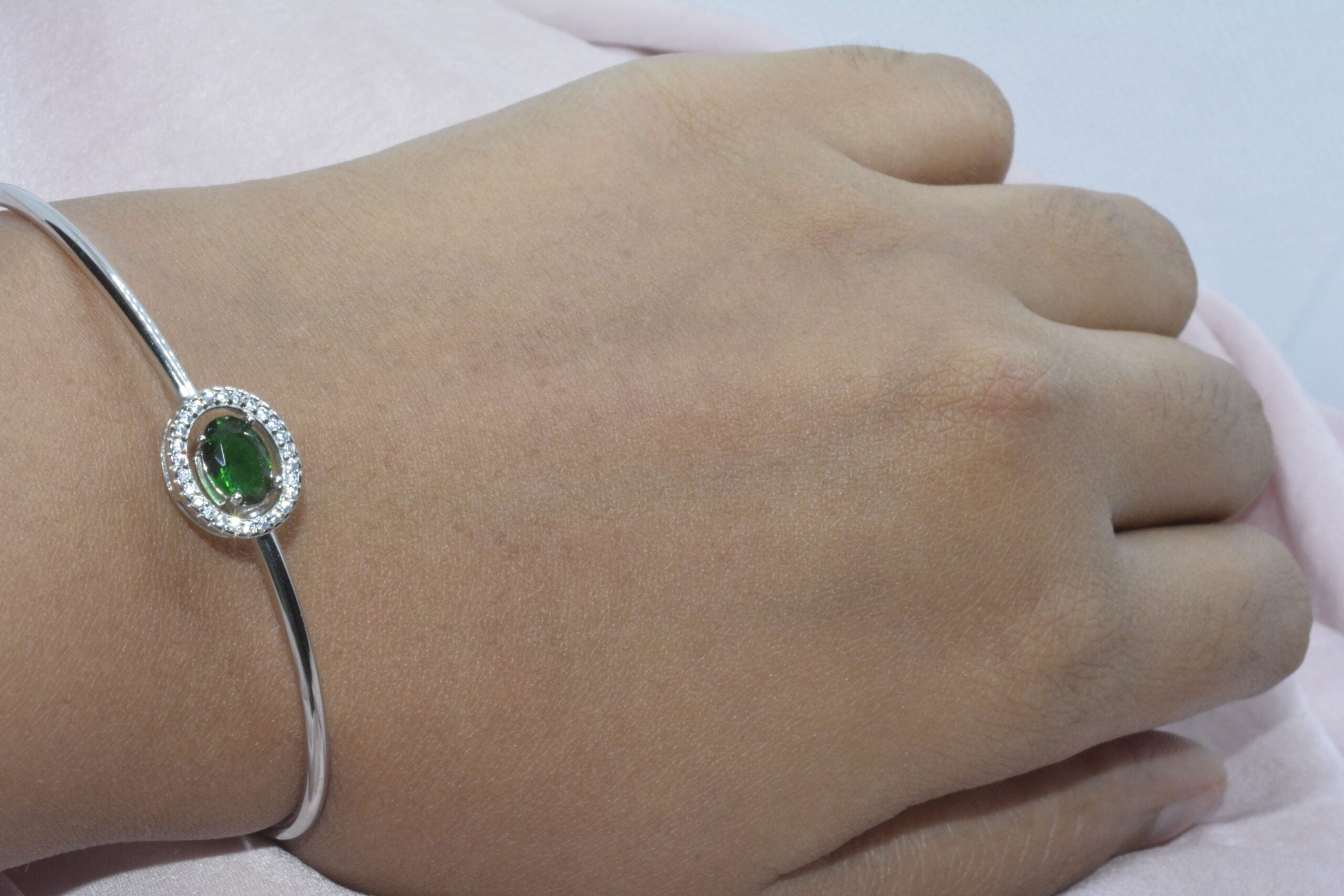 Green brilliance Oval Bracelet - Luxevogue