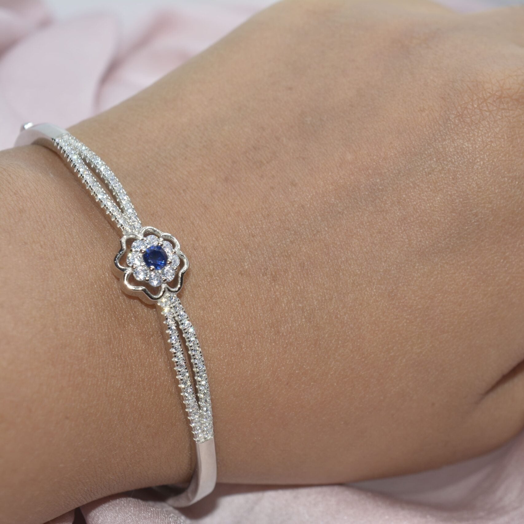 Nature's in beauty in blue Oval Bracelet - Luxevogue