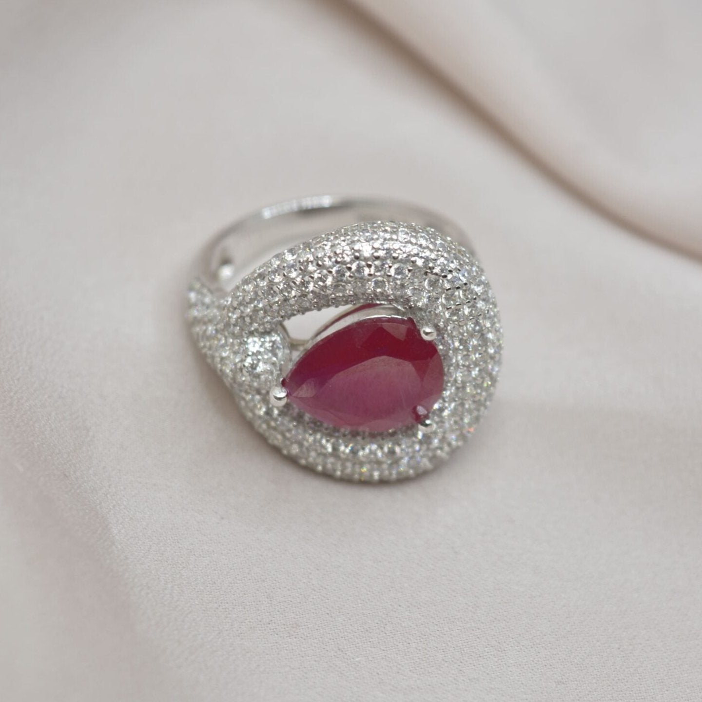 Pink Speldor Ring - Luxevogue