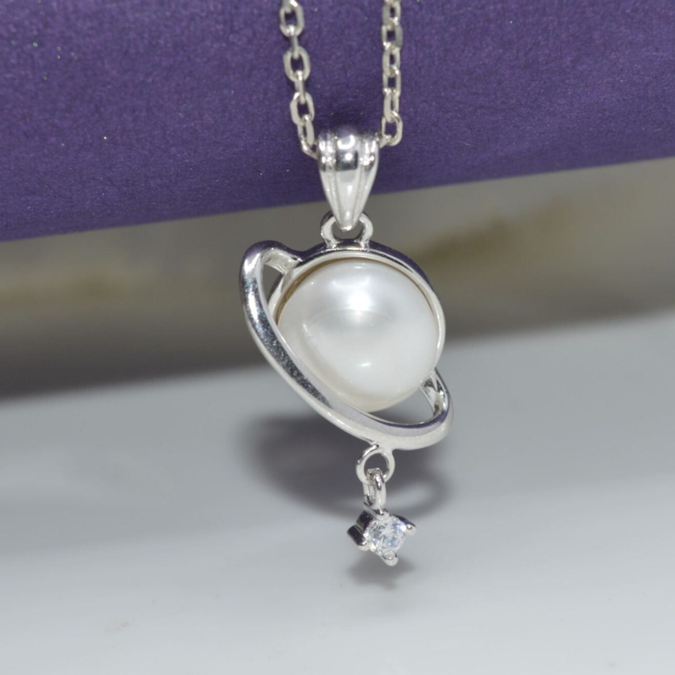 Saturn pearl pendant - Luxevogue