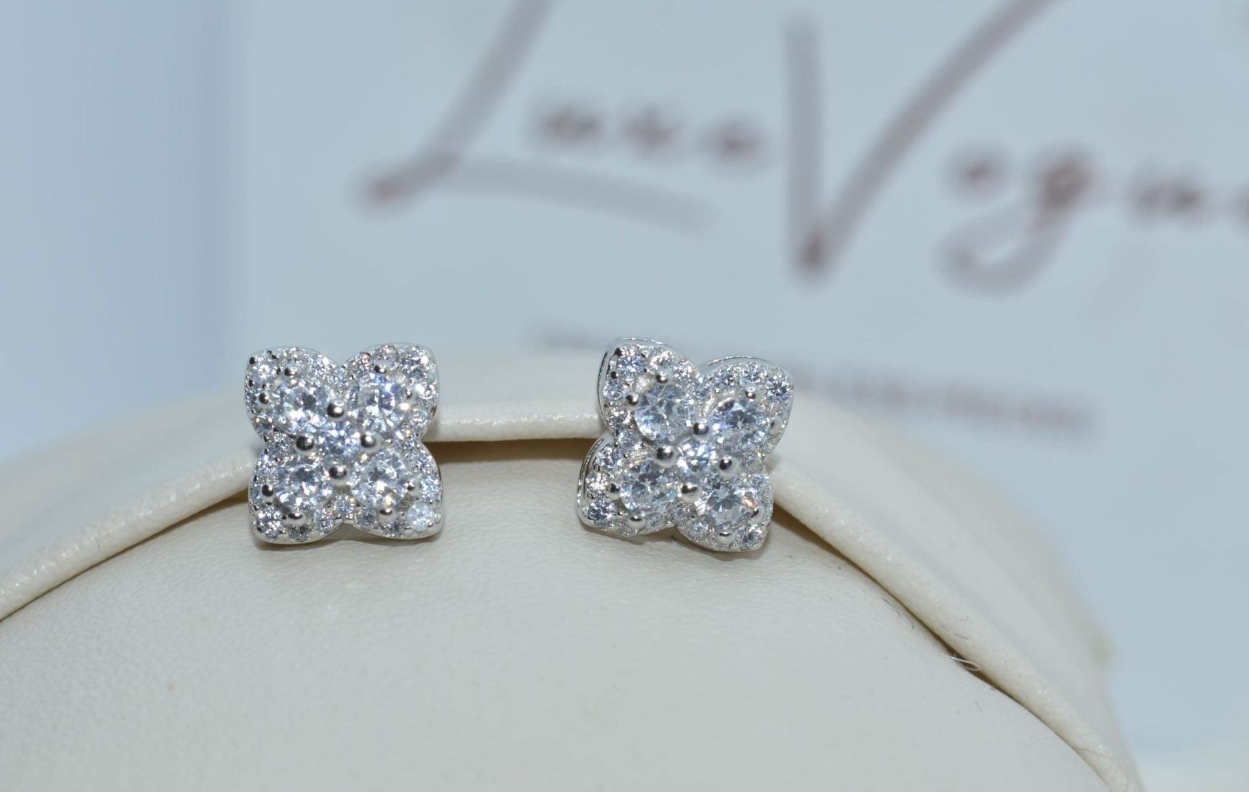 Silver Blossom stud Earrings - Luxevogue