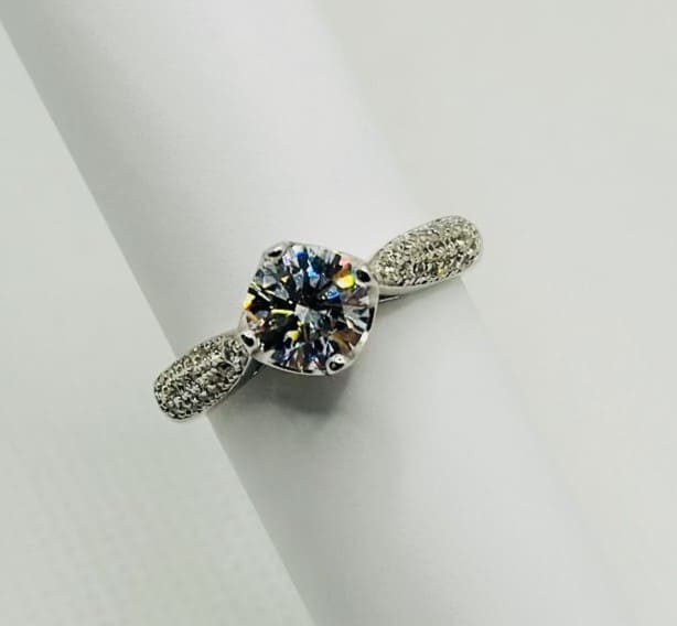 Singular Sparkle Ring - Luxevogue