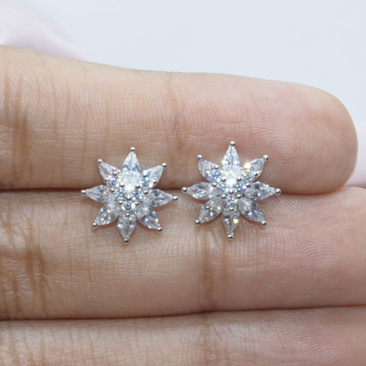 Snowflake Splendor Earrings - Luxevogue