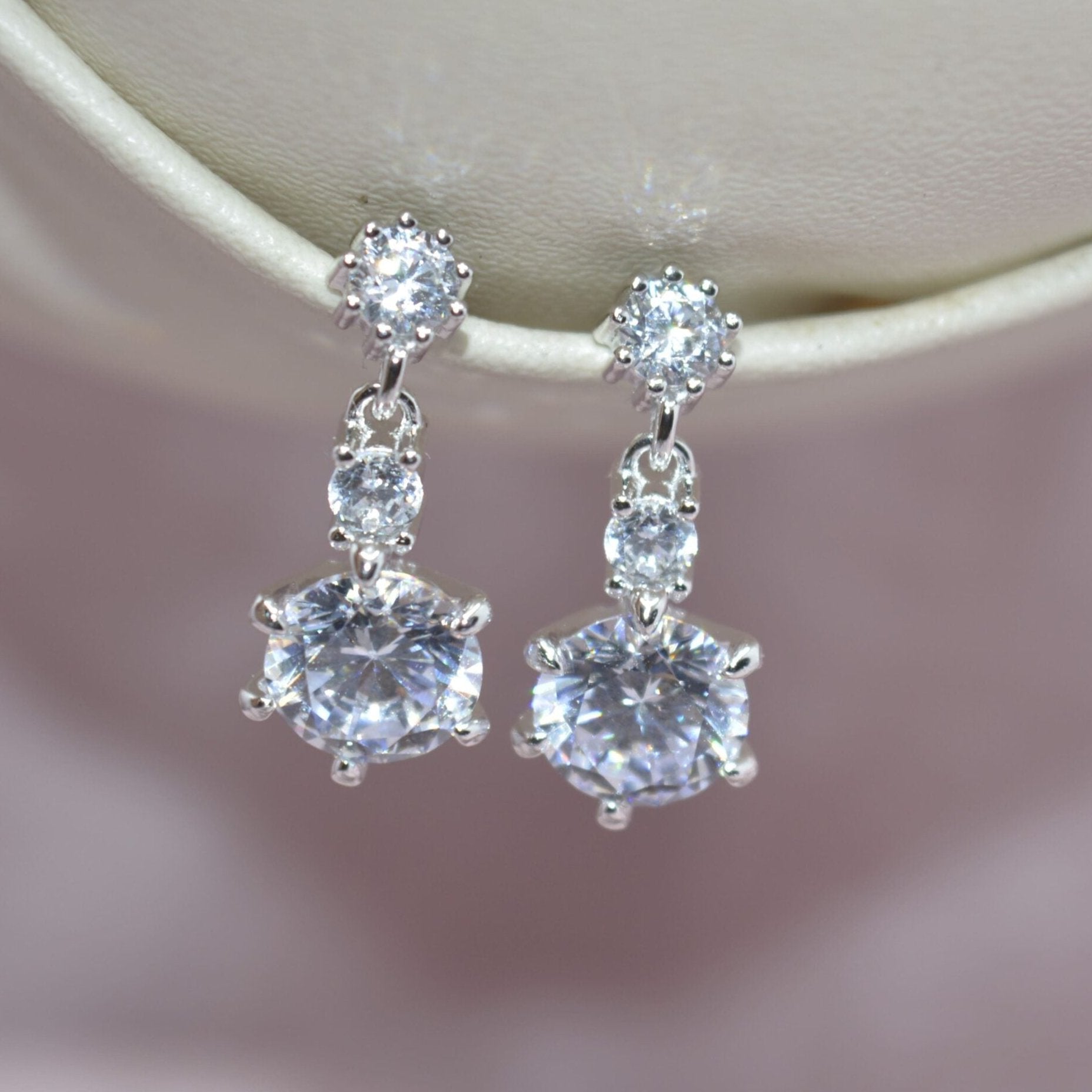 Threefold Elegance Earrings - Luxevogue