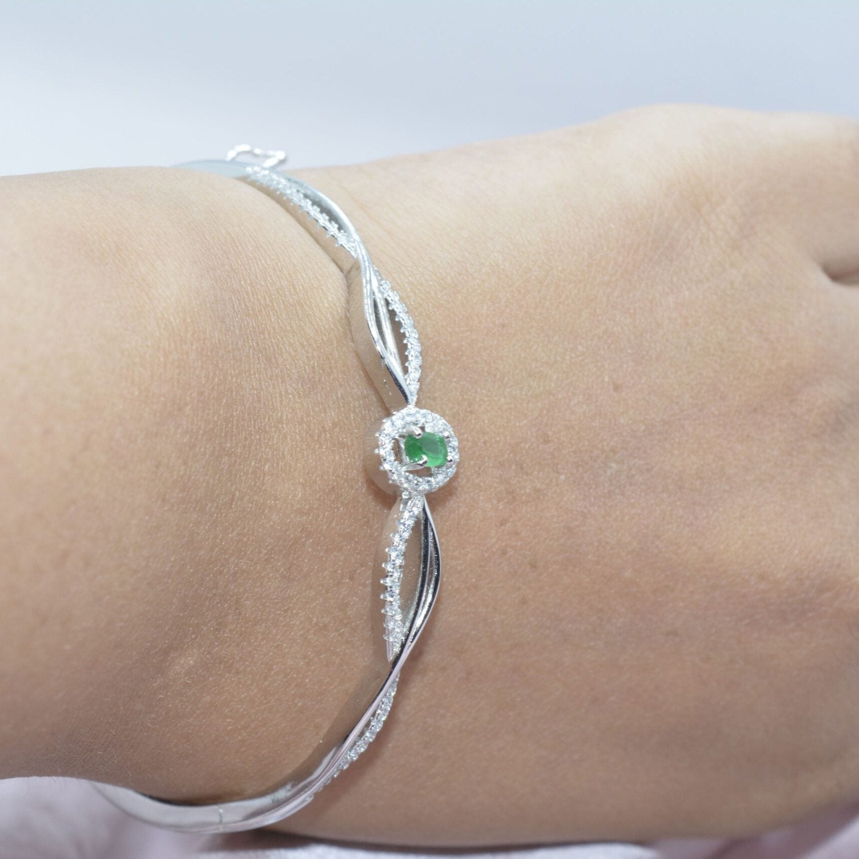 Wave of Green Elegance Oval Bracelet - Luxevogue